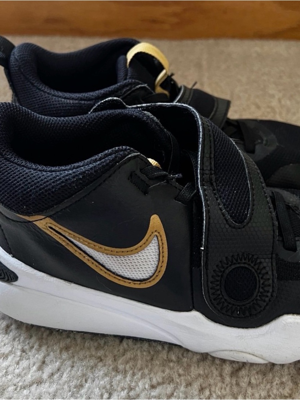 Nike Kids Black and Gold Low-Top Sneakers